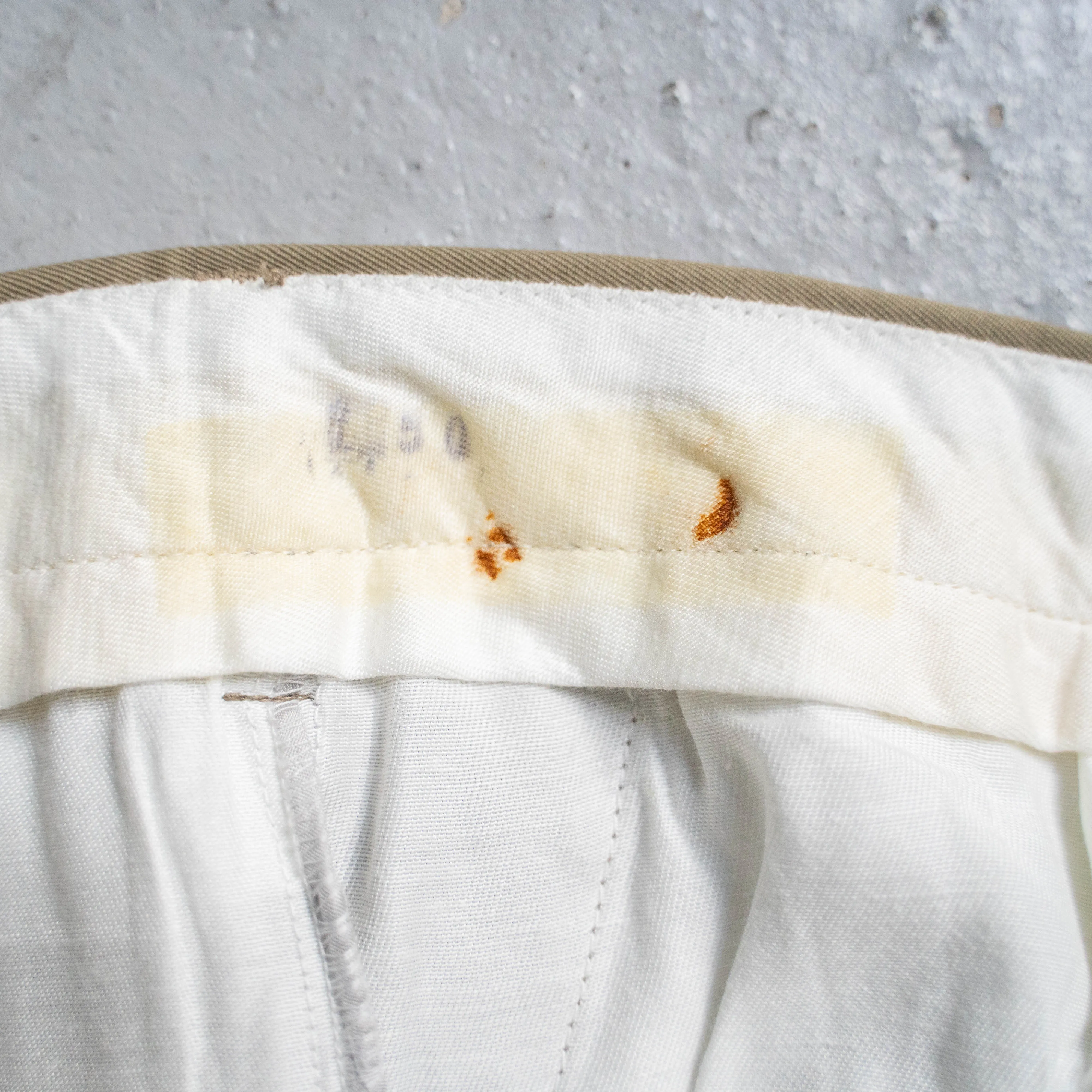 around 1990s Italian military beige color one tuck chino pants 'dead stock'