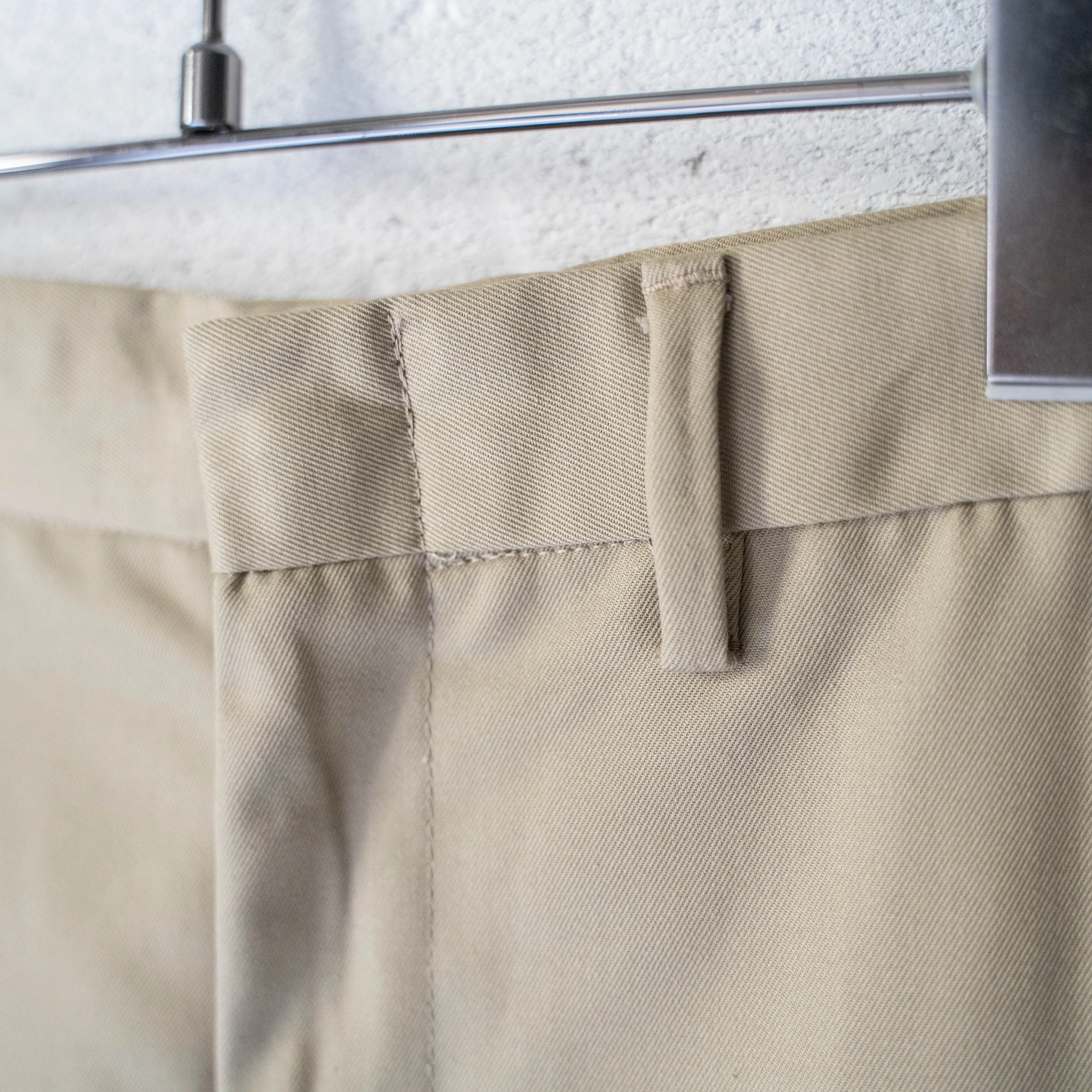 around 1990s Italian military beige color one tuck chino pants 'dead stock'