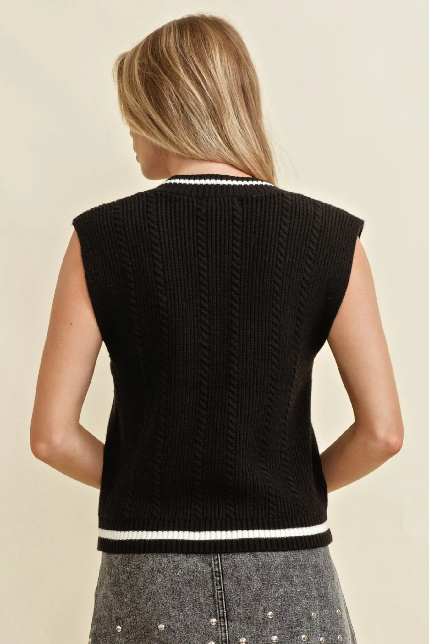 Cable Neck Sweater vest black