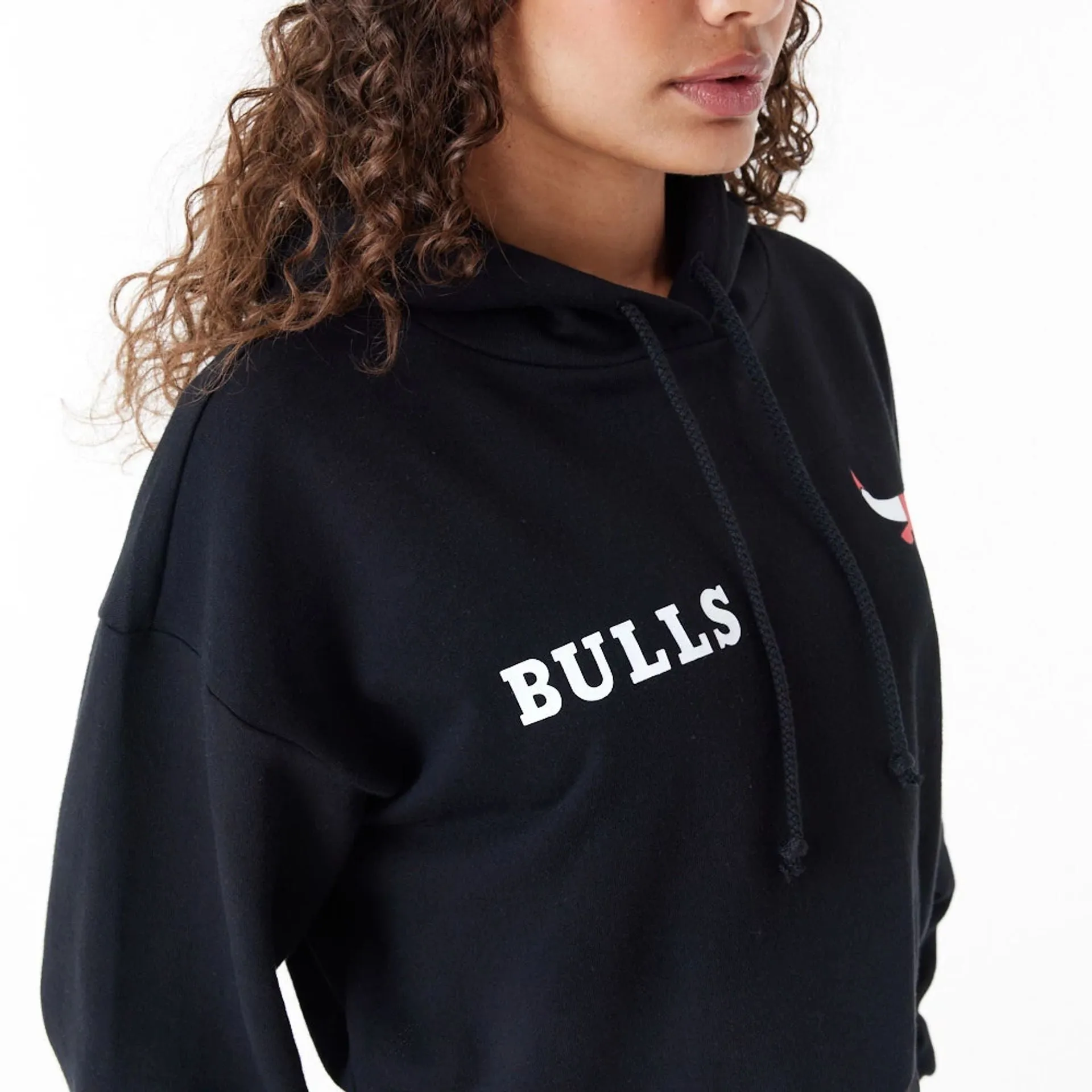 Chicago Bulls Womens NBA Team Logo Black Crop Pullover Hoodie