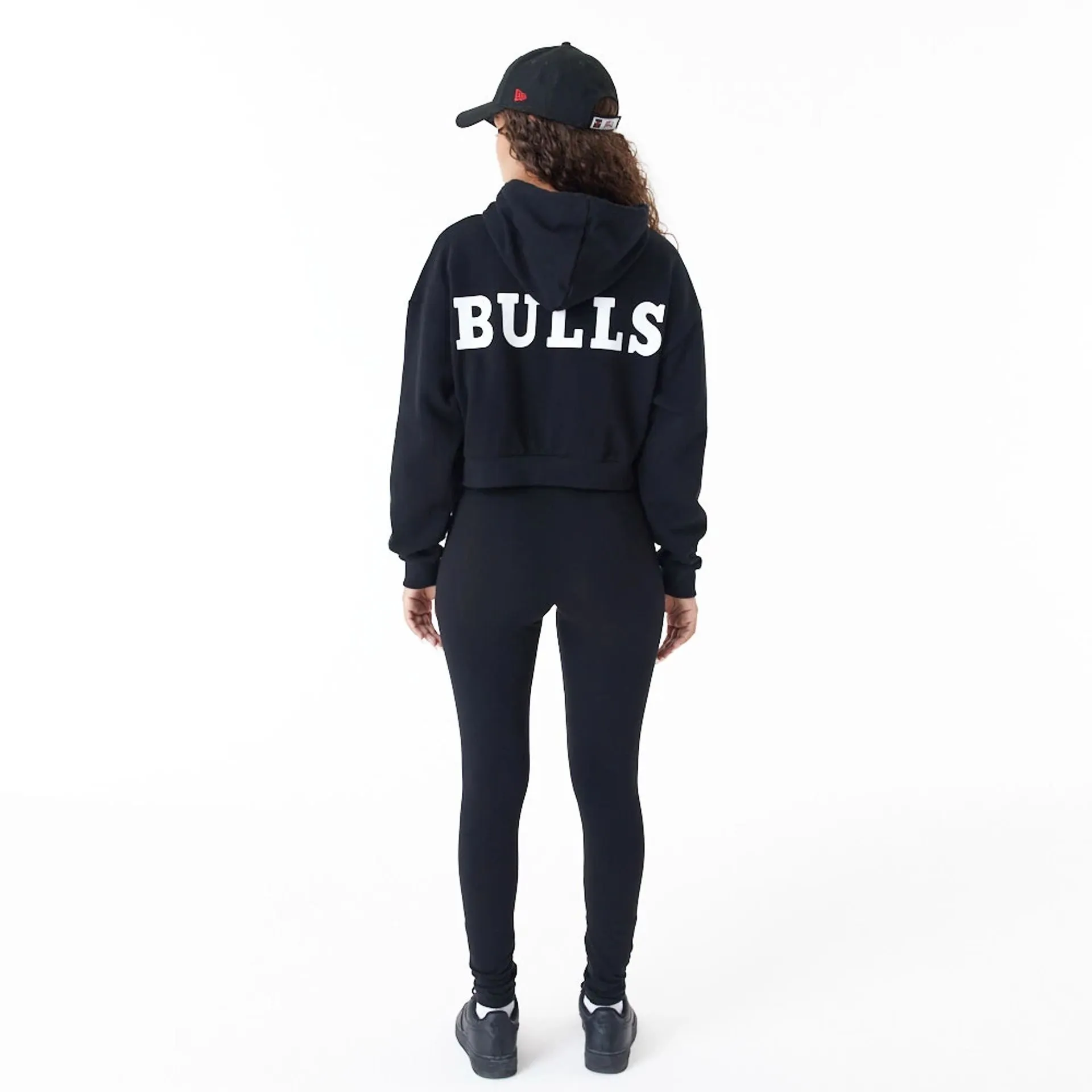 Chicago Bulls Womens NBA Team Logo Black Crop Pullover Hoodie