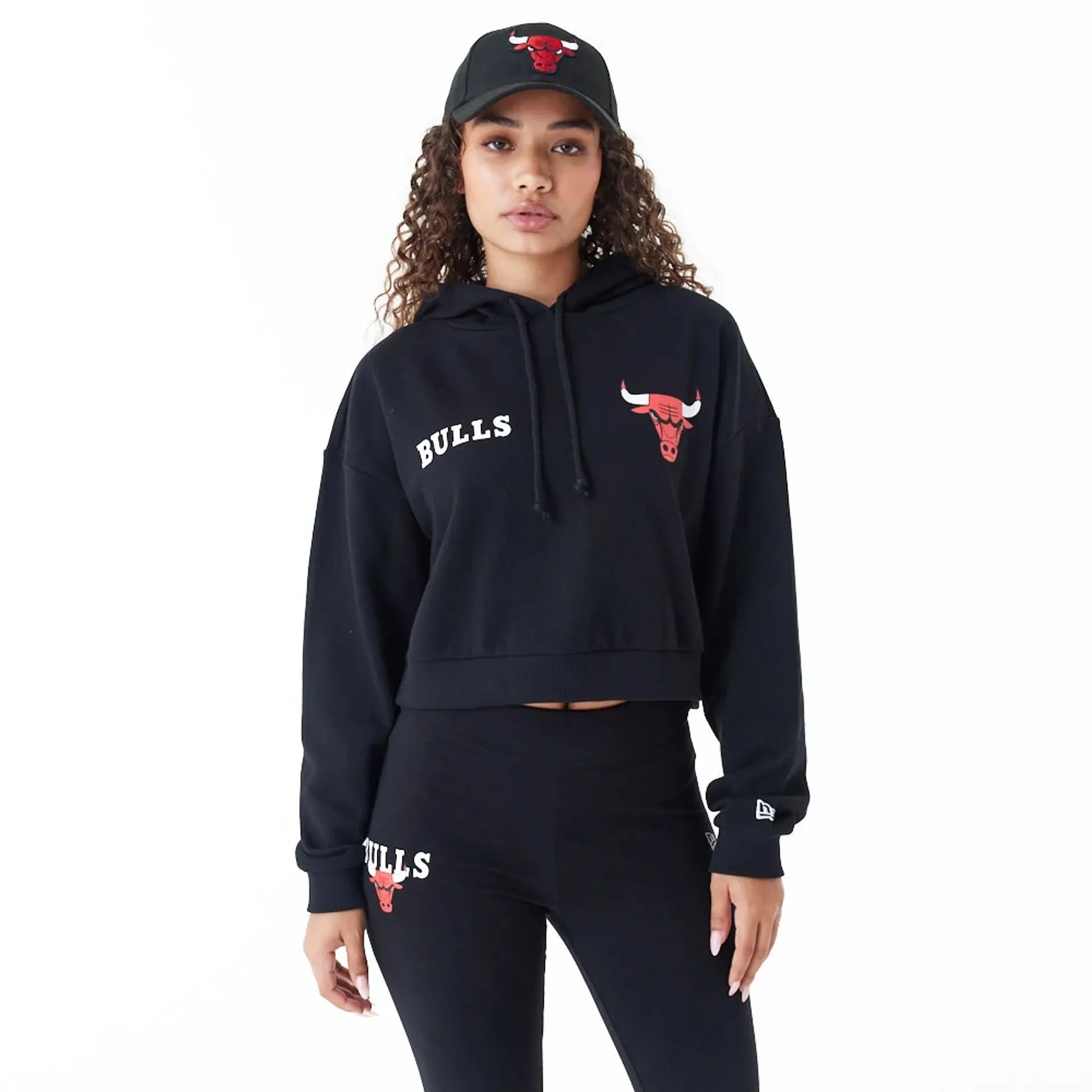 Chicago Bulls Womens NBA Team Logo Black Crop Pullover Hoodie