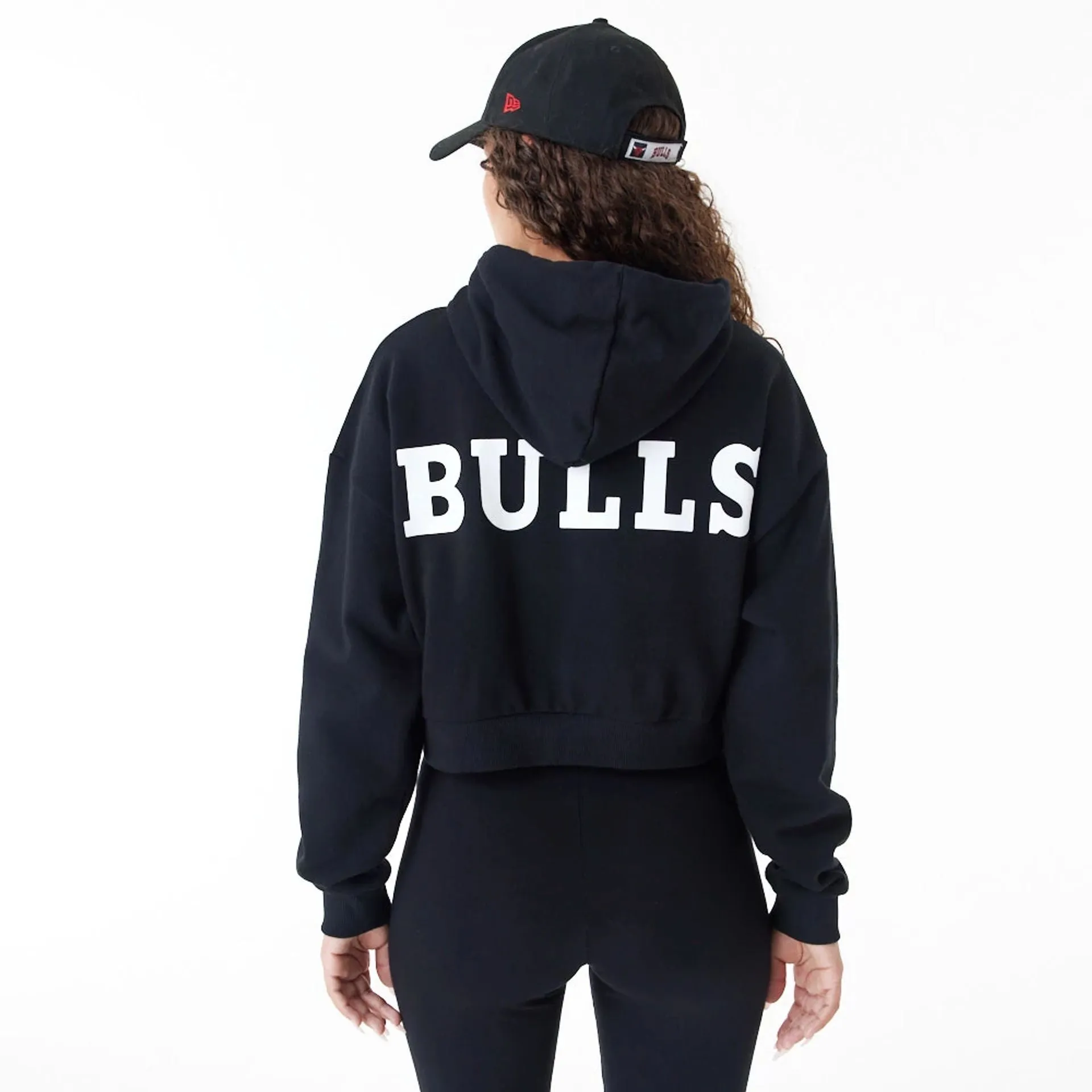 Chicago Bulls Womens NBA Team Logo Black Crop Pullover Hoodie