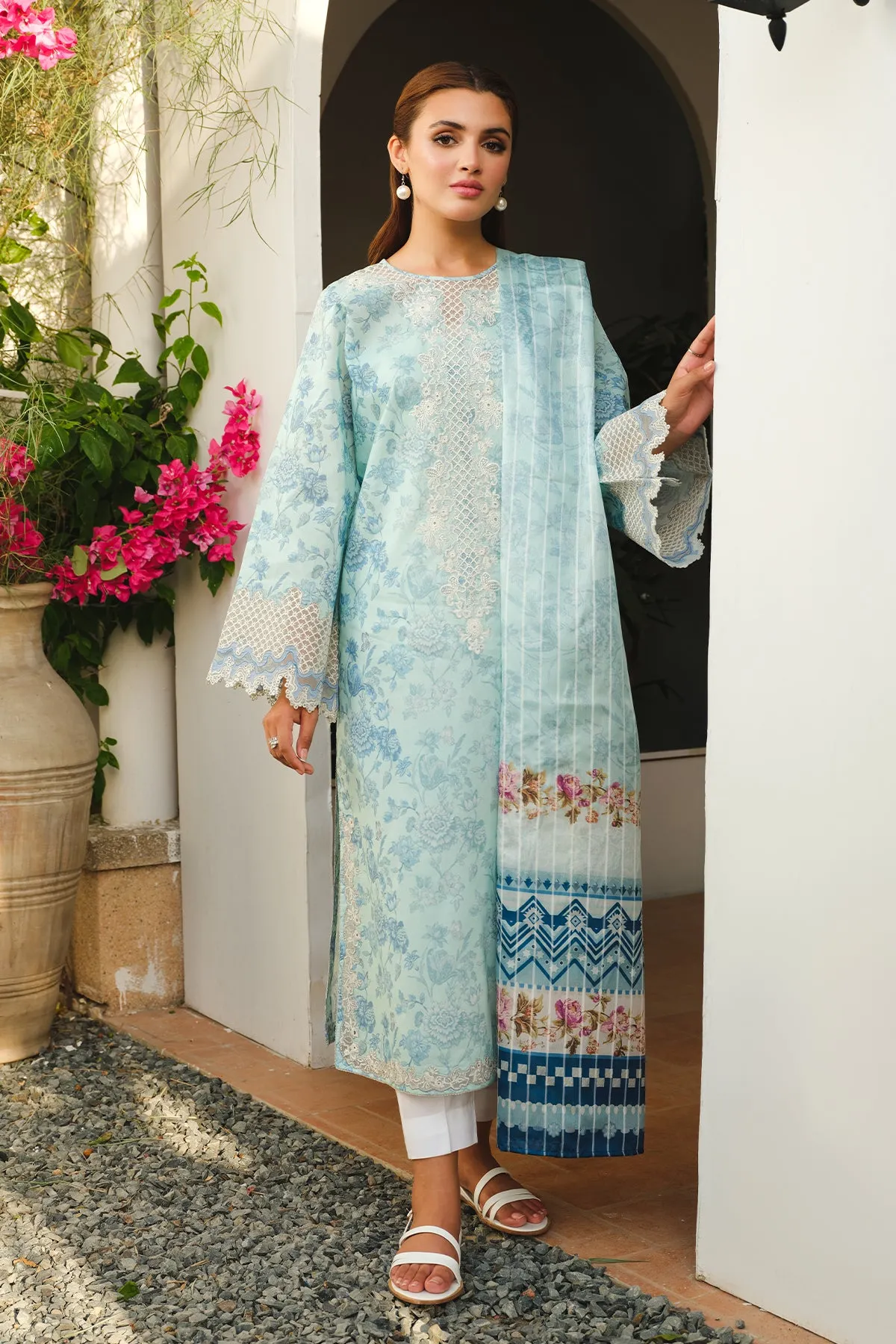 EMBROIDERED PRINTED LAWN UF-661