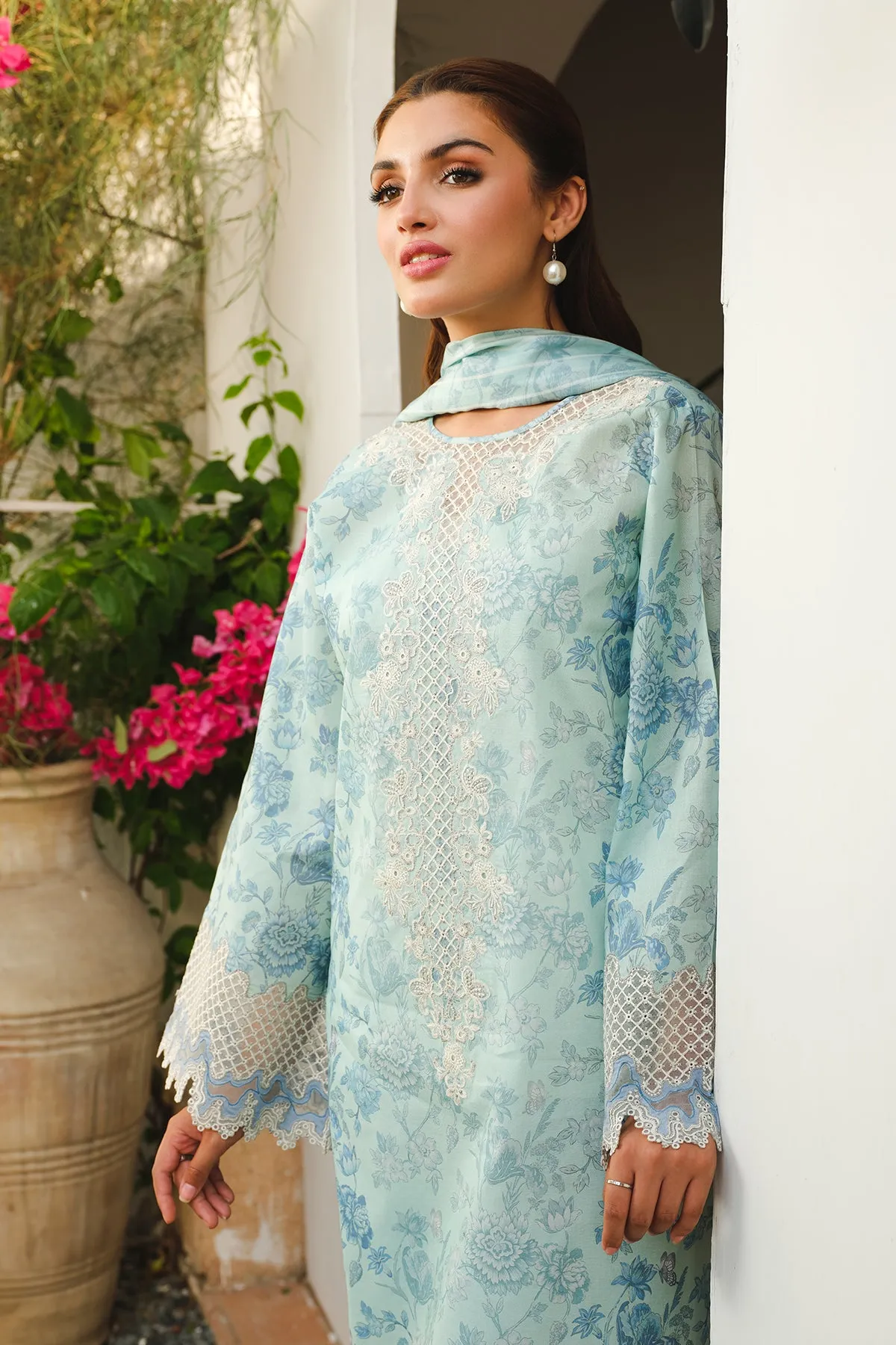 EMBROIDERED PRINTED LAWN UF-661