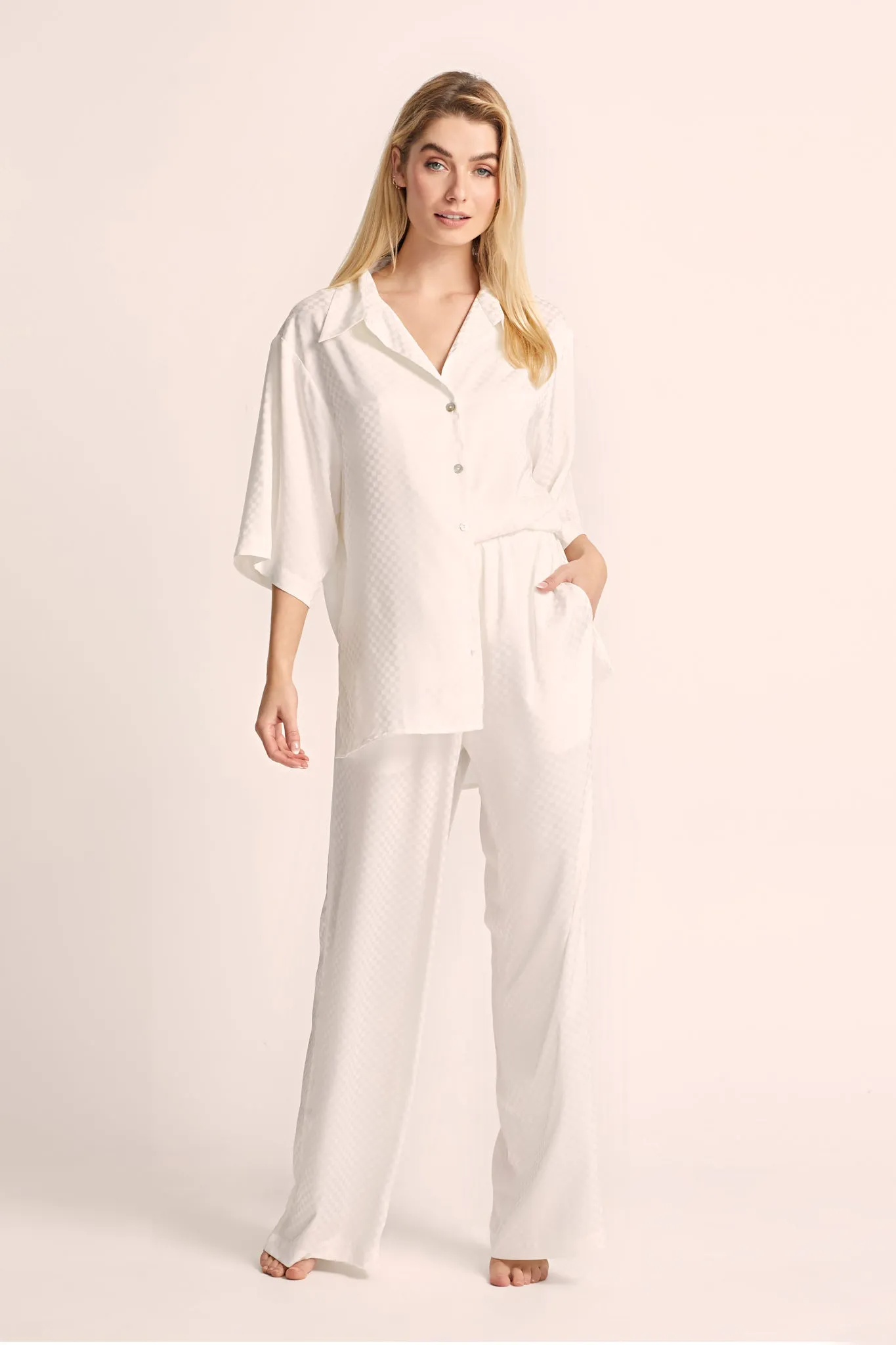 Gigi Relaxed Fit Lounge  - White