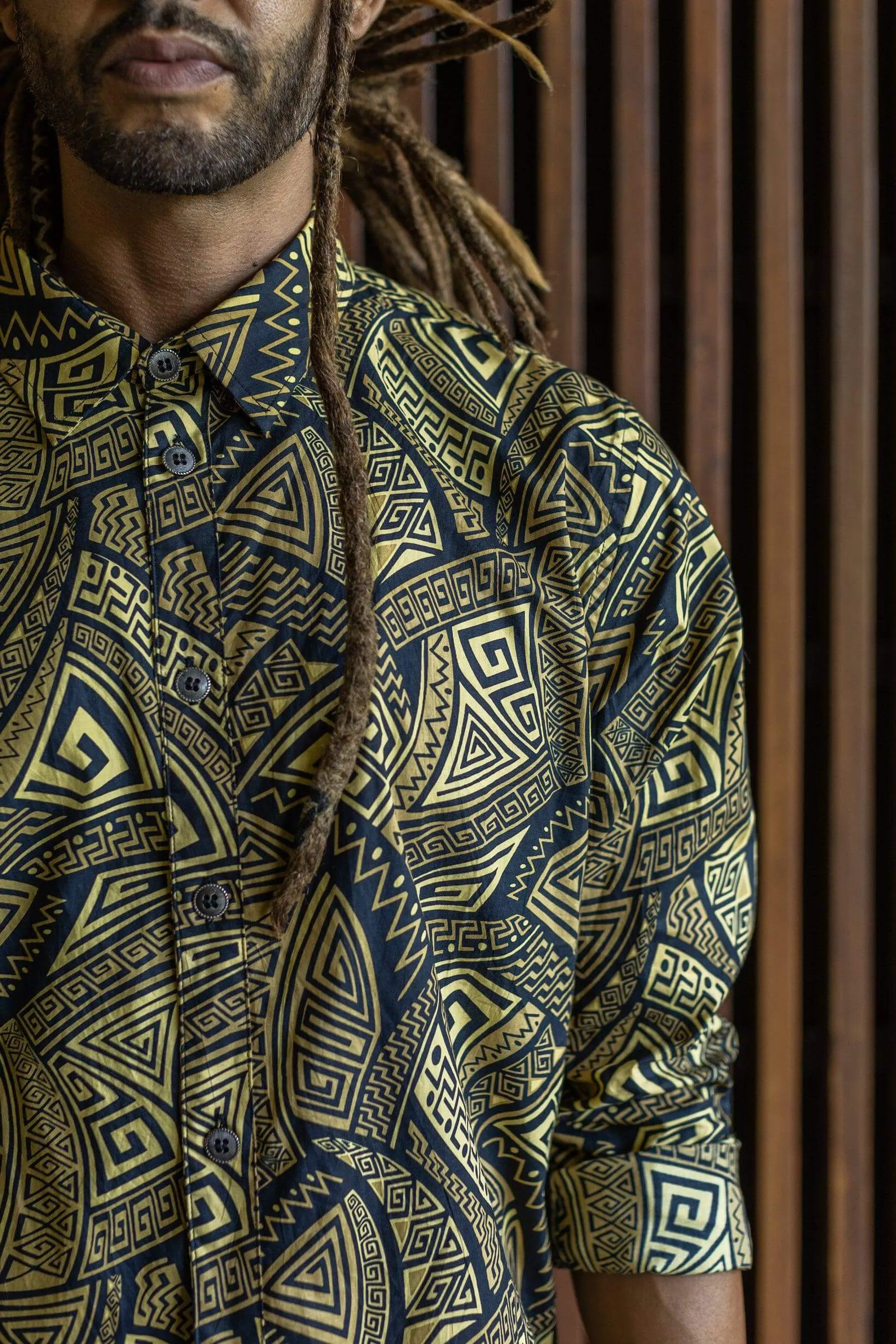 VALO SPIRIT PANTAI Black & Gold Tribal - Slim Fit Button Up Shirt