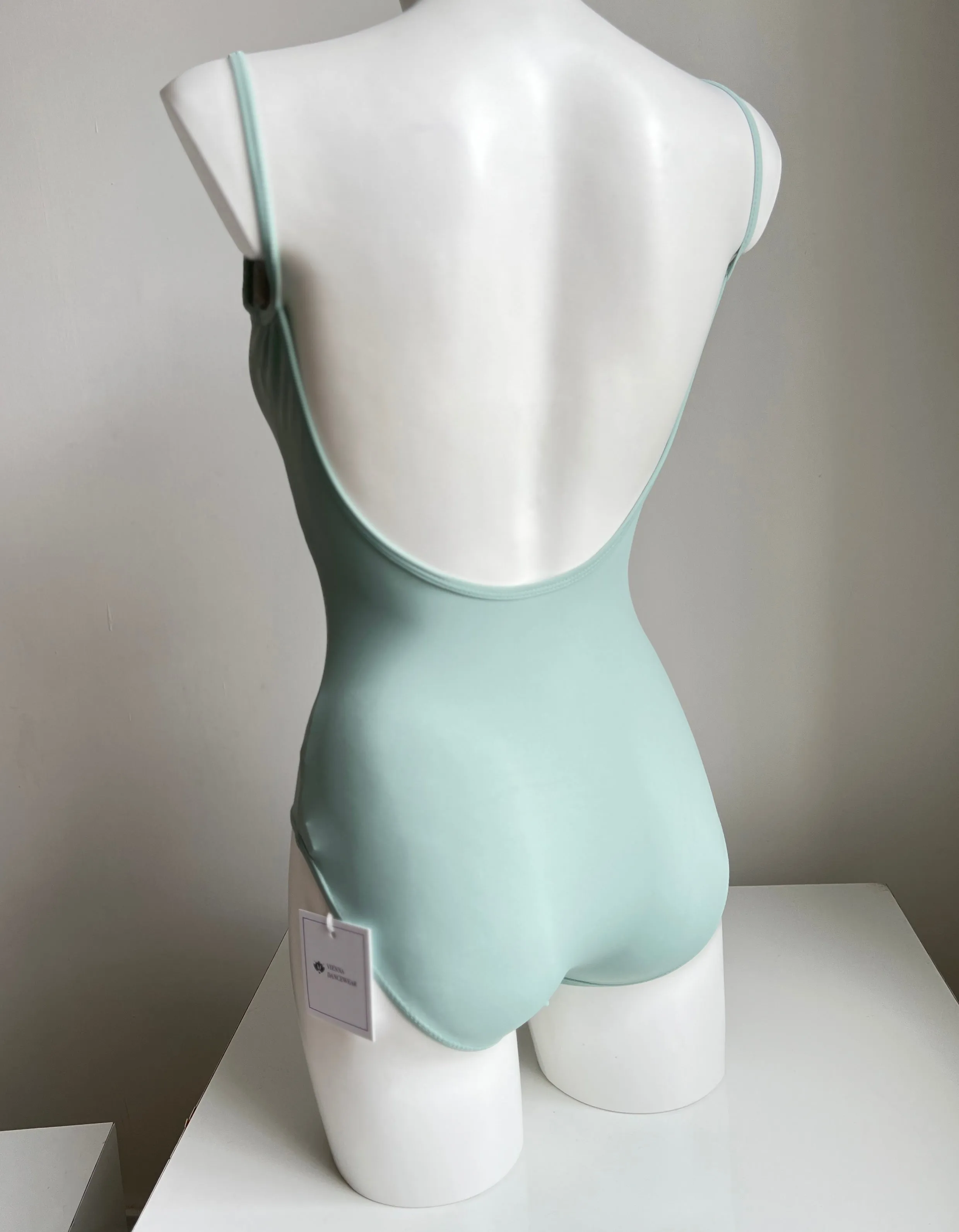 Vienna - Low U-back camisole leotard - Ice Green